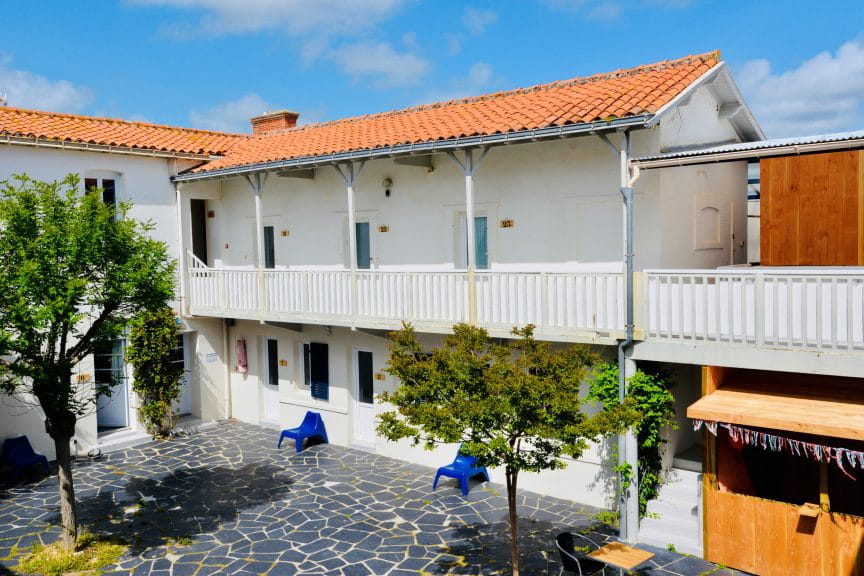 HÔTEL LES BAIGNEURS