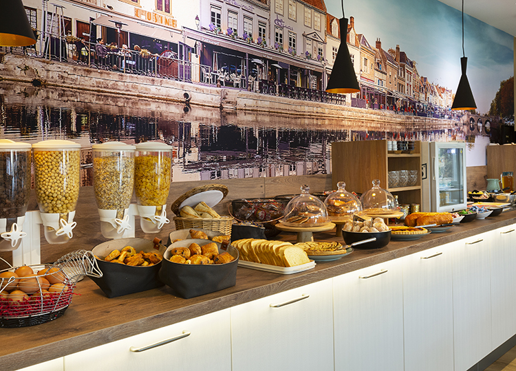 BRIT HOTEL CONFORT AMIENS