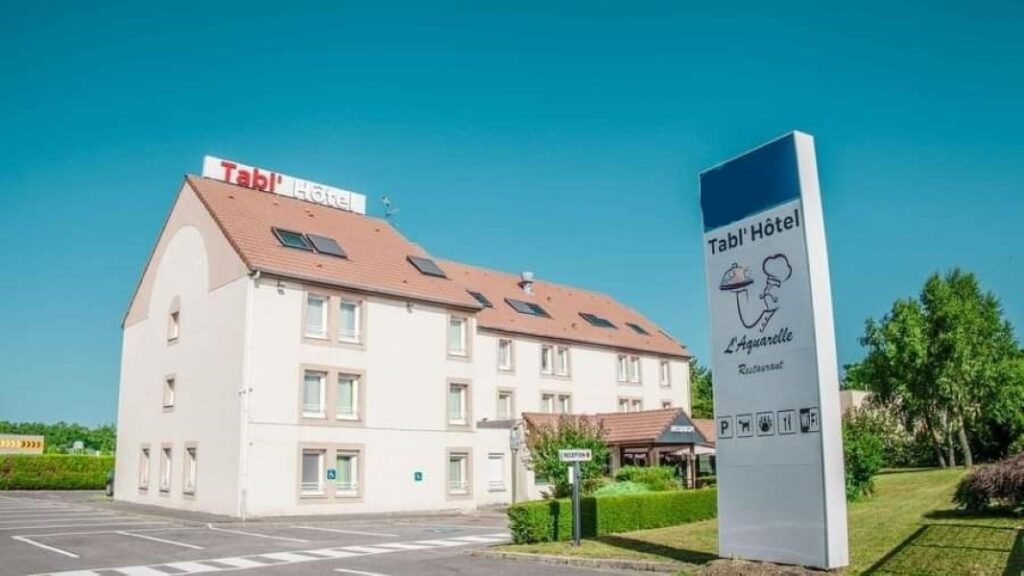 BRIT HOTEL CONFORT AMIENS