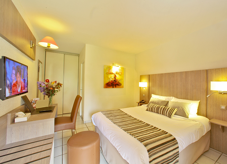 CONTACT HÔTEL HOSTELLERIE DU CAUSSE