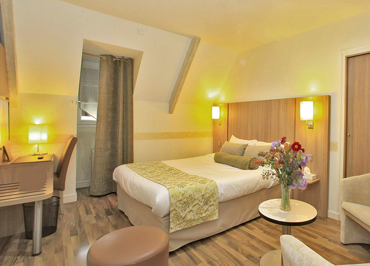 CONTACT HÔTEL HOSTELLERIE DU CAUSSE
