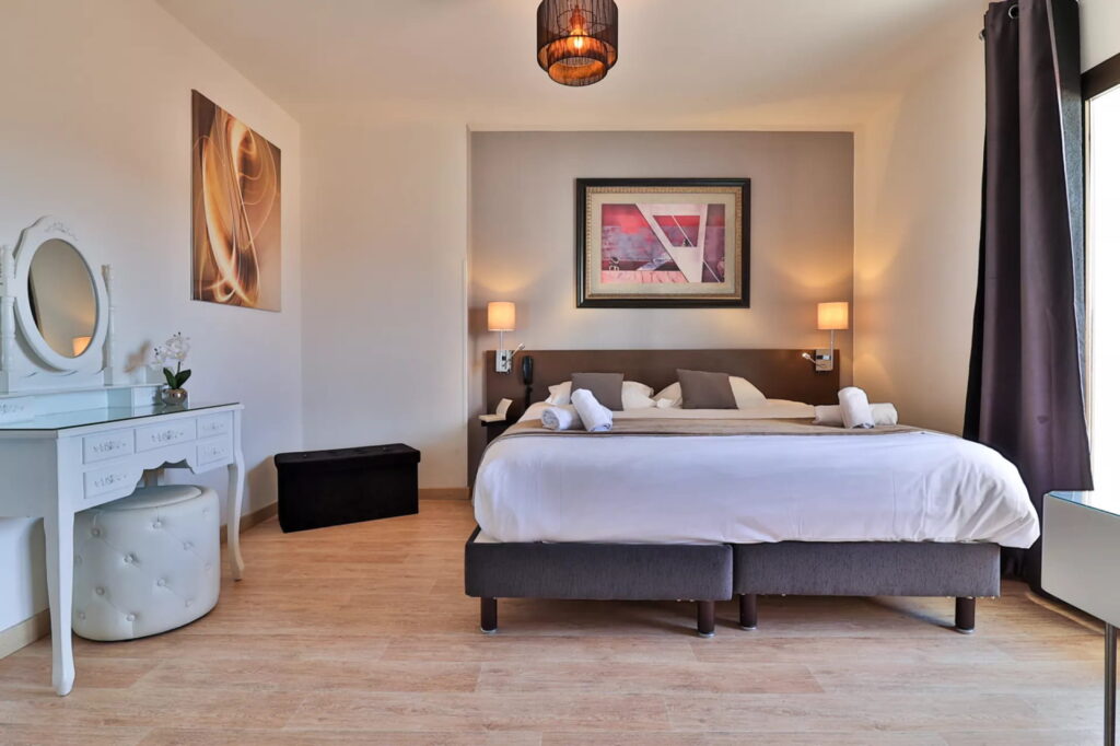 PERLA RIVIERA HÔTEL & RESTAURANT