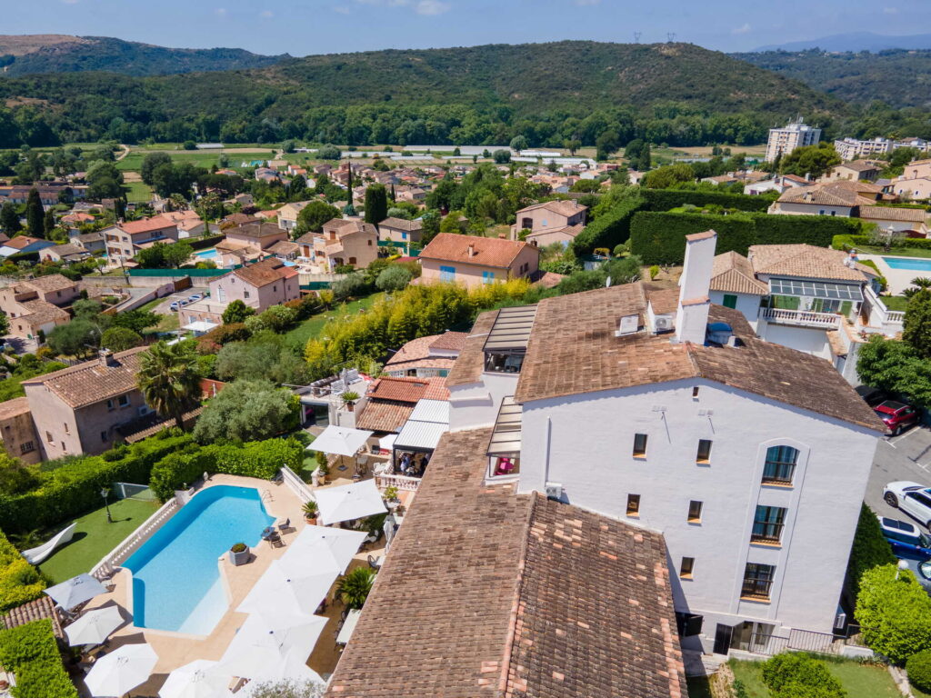 PERLA RIVIERA HÔTEL & RESTAURANT