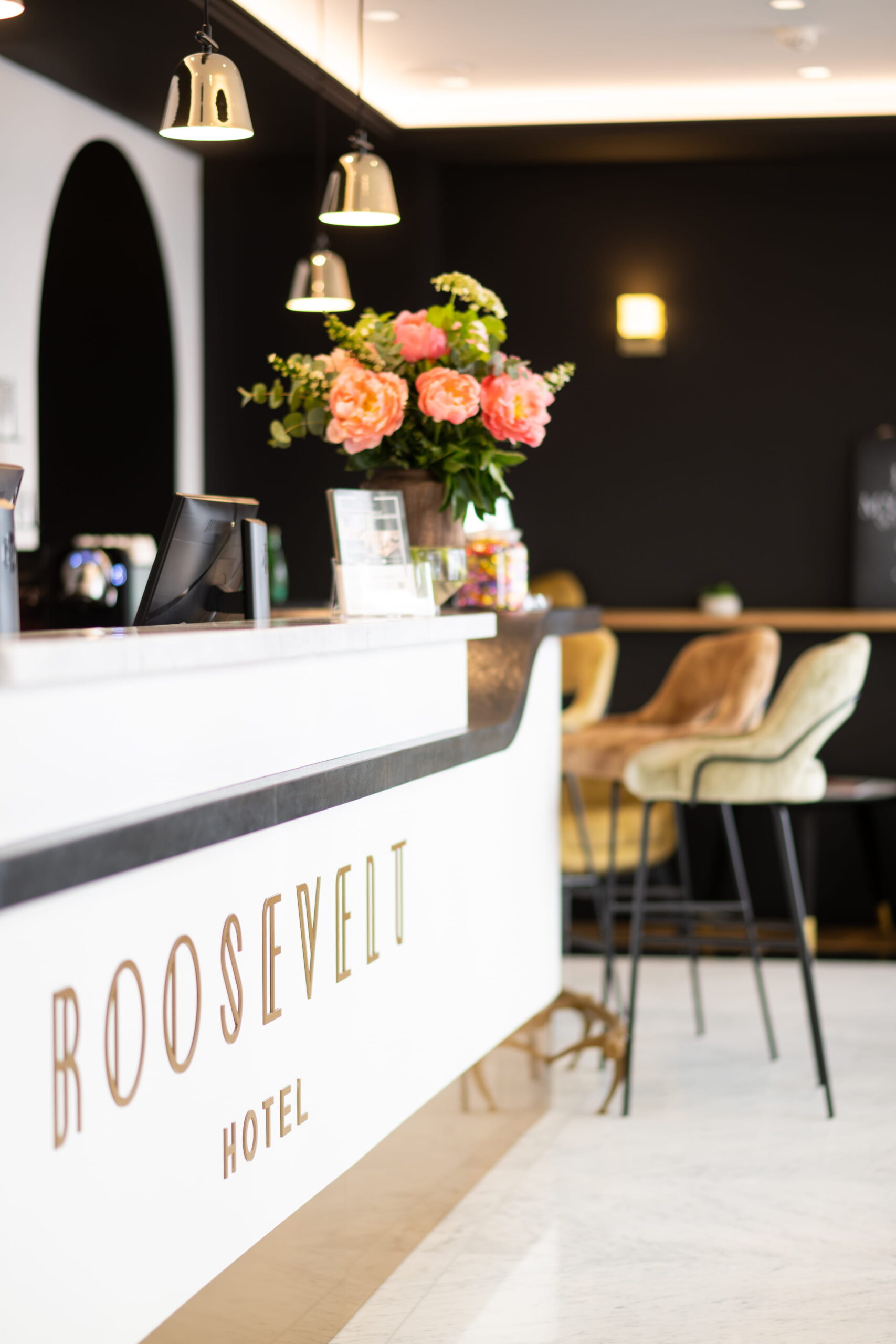Réception de l’Hôtel Le Roosevelt pour séjour de groupe à Lyon