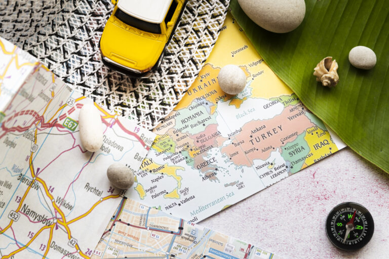 Carte d’Europe avec itinéraires pour préparer un circuit touristique en groupe